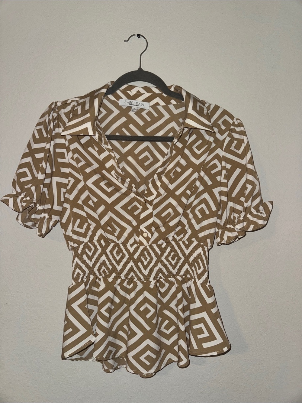 Sweet Rain Taupe & White Geometric Peplum Top